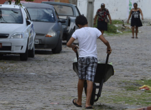 Deputada bolsonarista quer acabar com a infância legalizando o trabalho infantil
