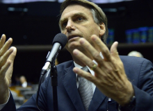 Em 27 anos como deputado, Bolsonaro tem dois projetos aprovados