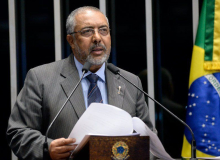 Para senador Paim, MP 881 tira ainda mais direitos dos trabalhadores