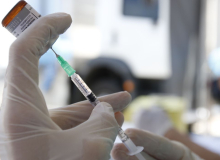 Casos de Covid-19 aumentam 73,8% e mortes, 48%. Máscara e vacina seguem essenciais