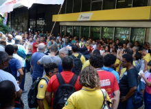 Em assembleias nesta terça, trabalhadores dos Correios devem decidir por greve