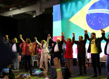 Lula convoca os brasileiros para restaurar a democracia e reconstruir o Brasil