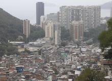 Na pandemia, mundo ganhou 573 novos bilionários e milhares de miseráveis