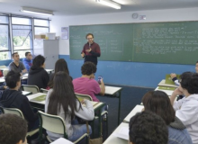 CNTE rebate ataques de prefeitos ao reajuste do piso do magistério