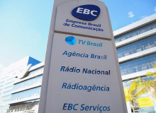 Bolsonaro ignora Constituição e aparelha principal TV pública do país