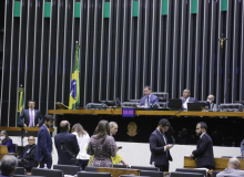 Câmara aprova PEC que eleverá preços de medicamentos contra o câncer