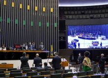 Congresso desvia recursos de área social e trabalhista para obras eleitoreiras