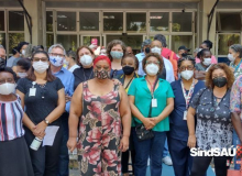 Durante ato, trabalhadores do Iamspe pedem melhoria no atendimento e concurso
