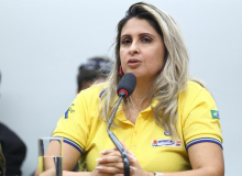 "Não podemos ficar falando dos nossos problemas só para nós mesmas"