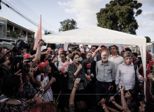 Nada justifica manter Lula em regime especial de prisão, denuncia Dilma