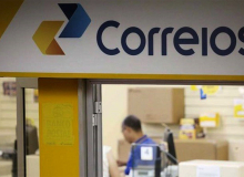Correios celebram lucro recorde à base de redução de direitos e demissões