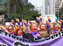 No 8 de março de 2022 a bandeira da mulher trabalhadora é combater os retrocessos